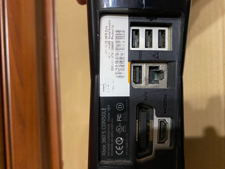 Дешево Microsoft Xbox 360 Model 1439 . (7700000030115) з ломбарду