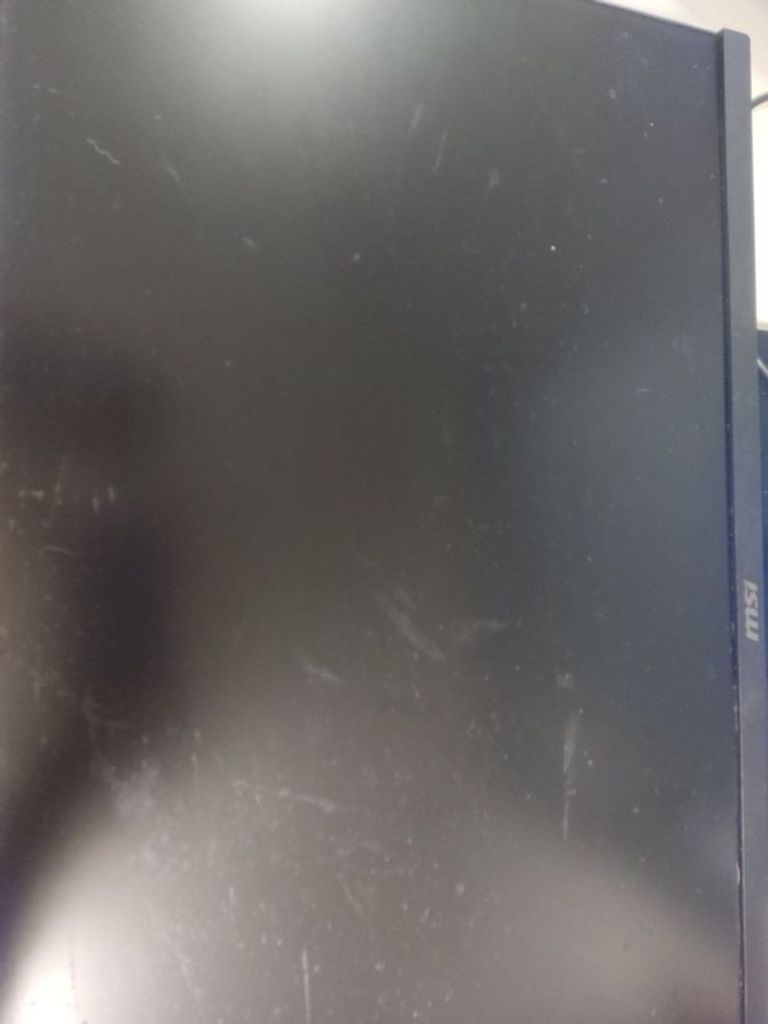 Дешиво Msi g244f-e2 с ломбарда