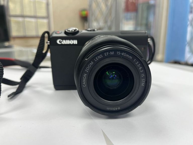 Оголошення Canon eos m100 canon ef-m 15-45mm f/3.5-6.3 is stm zoom Б/У