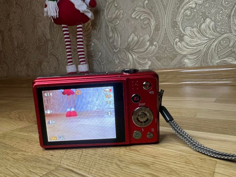 Объявление Casio Exilim EX-ZS100 Red Б/У