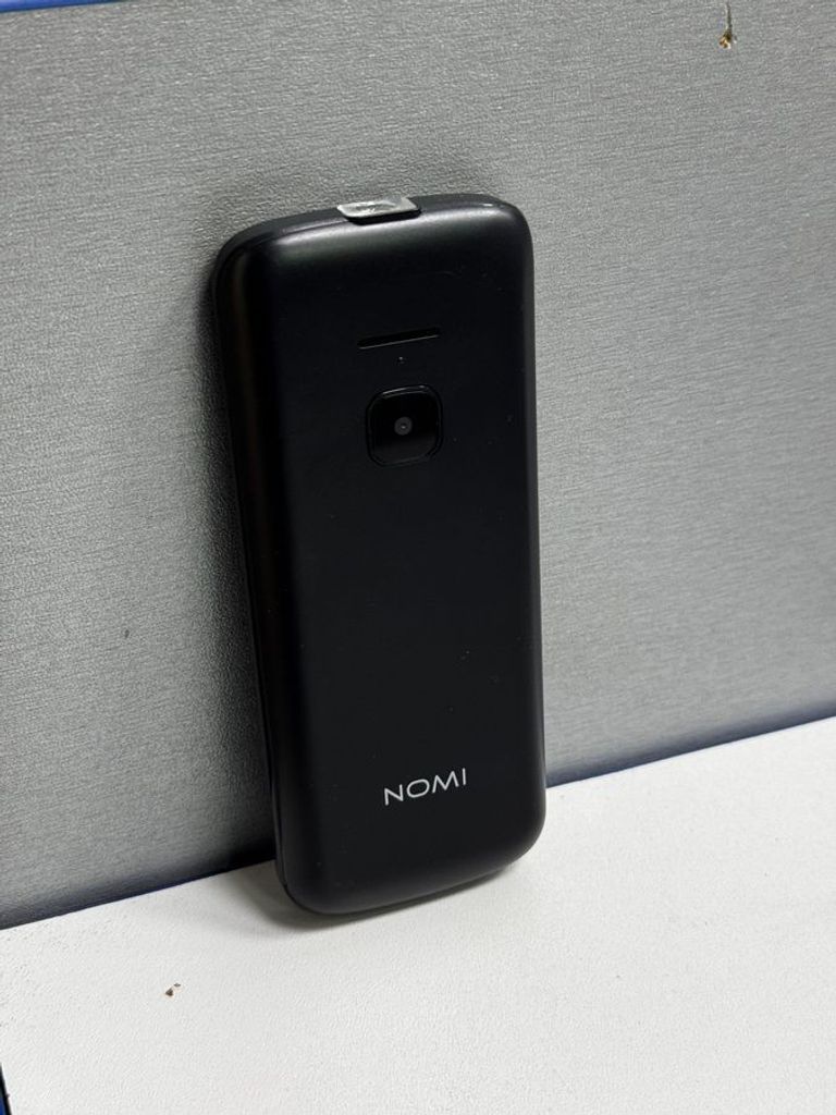 Дешево Nomi i2403 з ломбарду