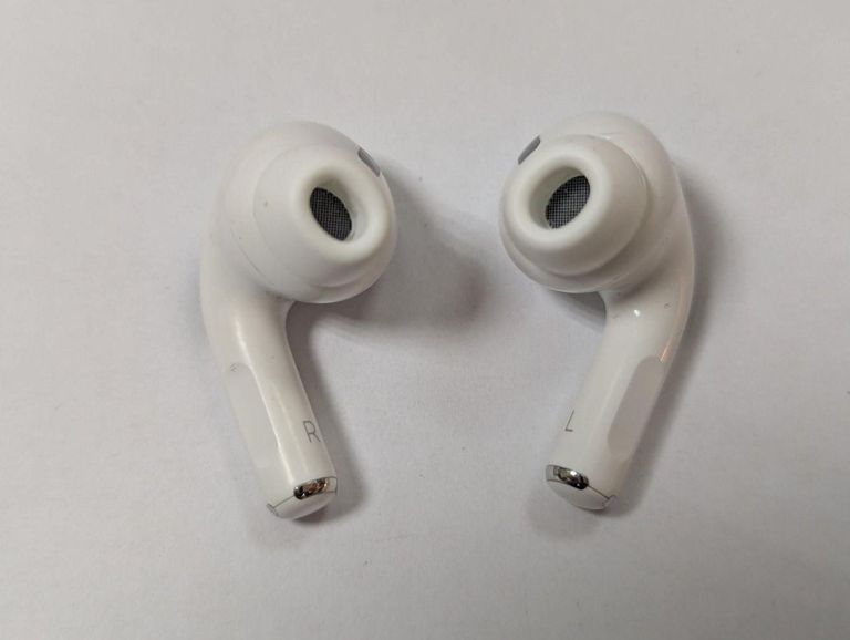 Apple airpods pro 2nd generation with magsafe charging case usb-c Код:01-200858894. Зображення 9