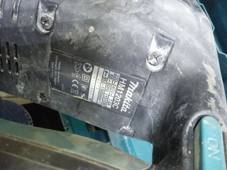 Розпродаж Makita HM1203C, продавець Техноскарб
