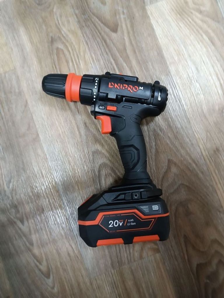 Дешево Dnipro-M cd-218q 1акб 4ah зп з ломбарду