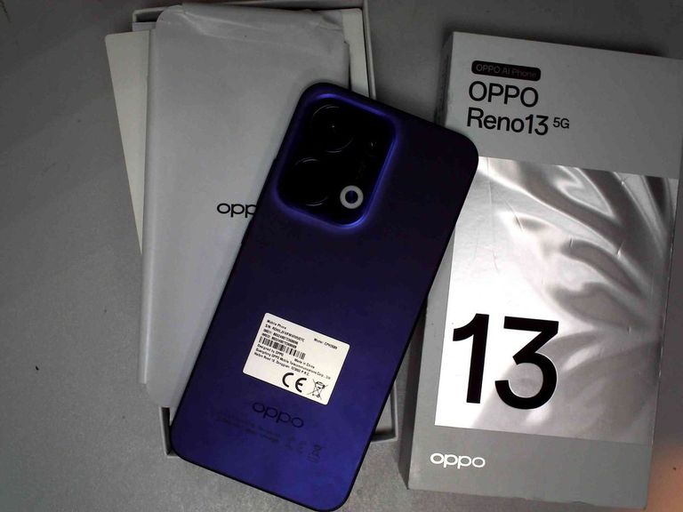 Розпродаж Oppo reno13 5g 12/256gb, продавець Техноскарб