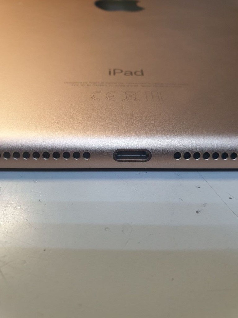 Купити Apple ipad 6 gen 2018 32gb wi-fi Б/У
