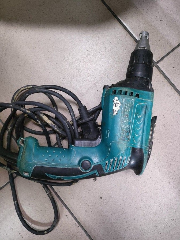 Купить Makita FS4000 Б/У