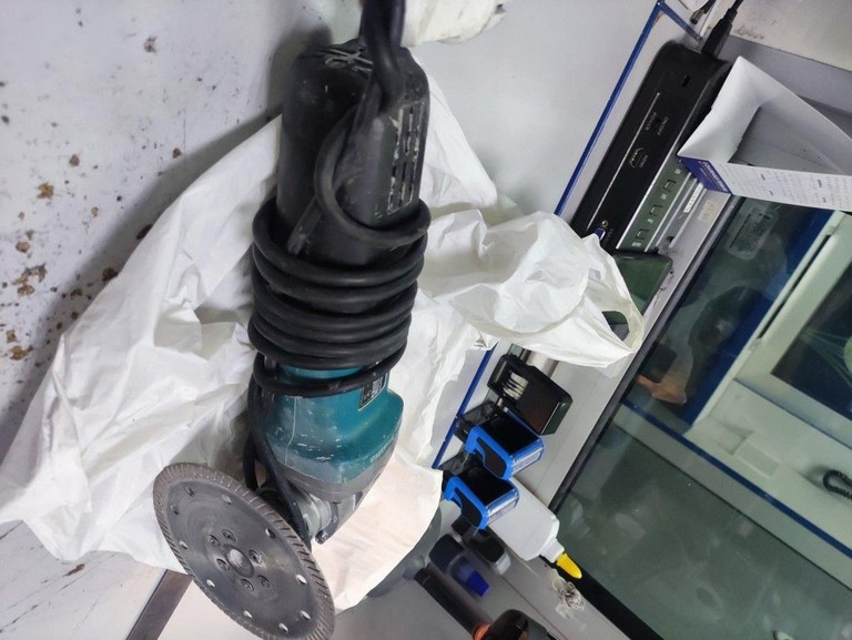 Купити Makita 9558HN Б/У