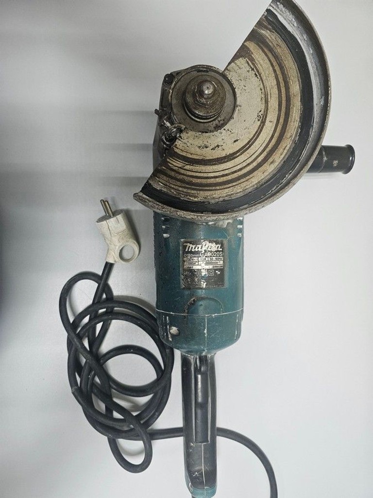 Оголошення Makita ga9020s Б/У