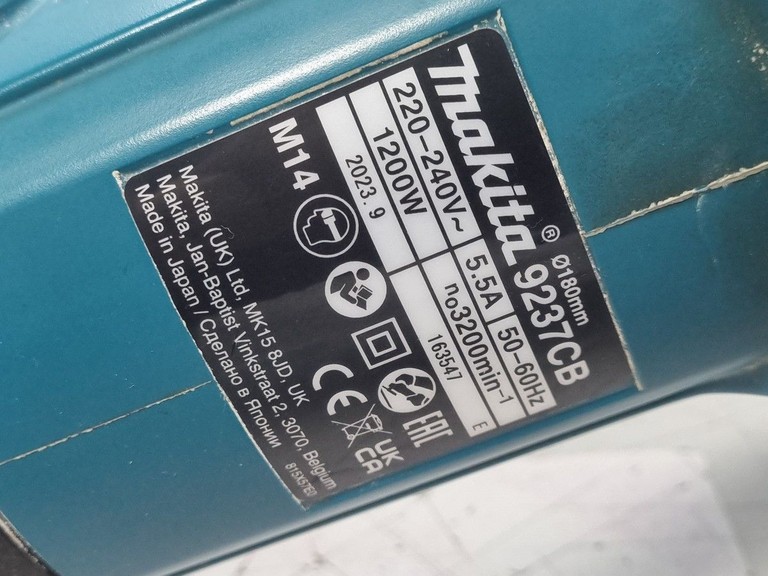 Дешево Makita 9237CB з ломбарду