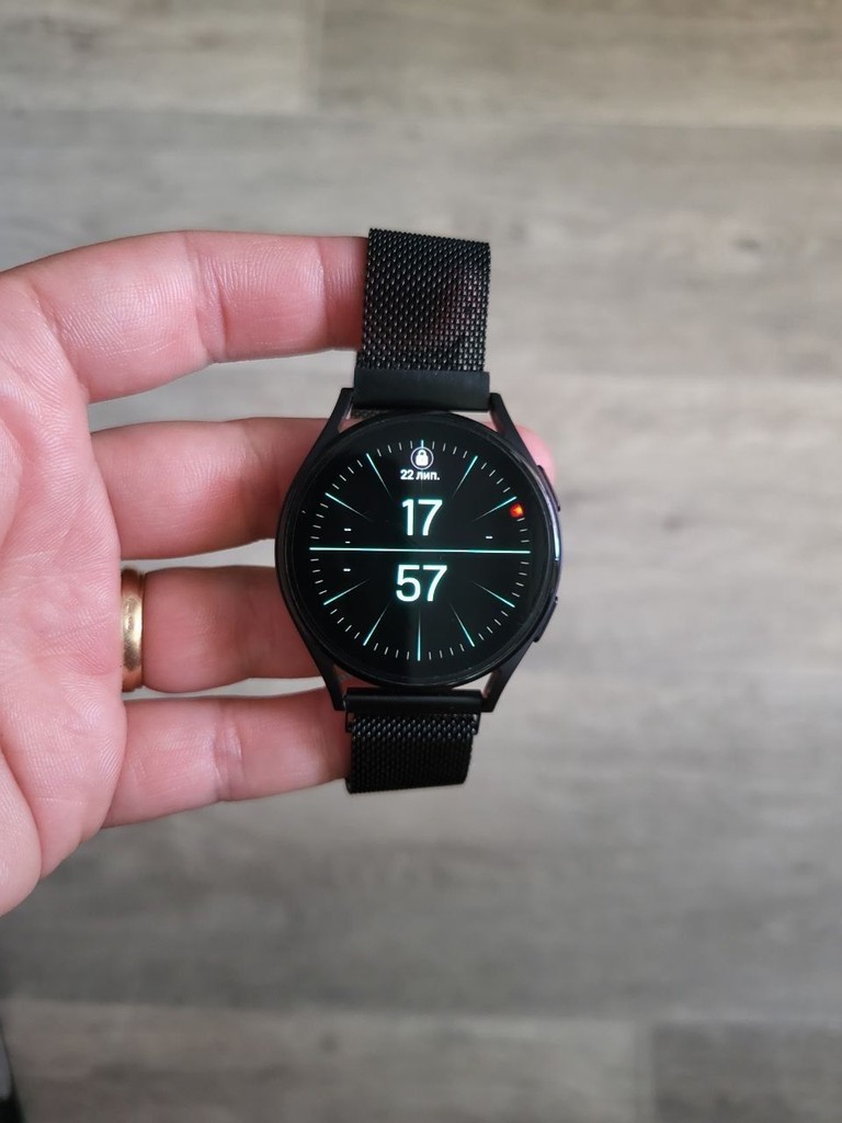 Купити Samsung Galaxy Watch5 40mm Graphite (SM-R900NZAA) Б/У