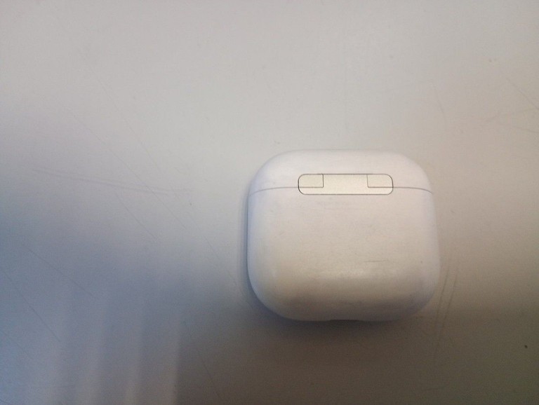 Дешево Apple airpods 4 with active noise cancellation з ломбарду