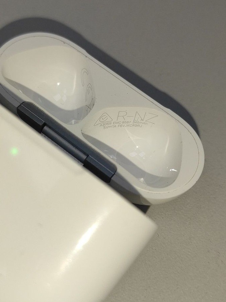 Распродажа Apple airpods 4 with active noise cancellation, продавец Техноскарб