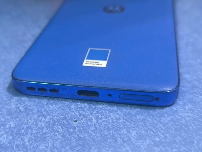 Дешево Motorola edge 50 neo 12/512gb з ломбарду