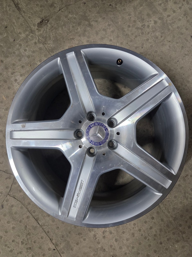 Купити Mercedes AMG R19 Б/У