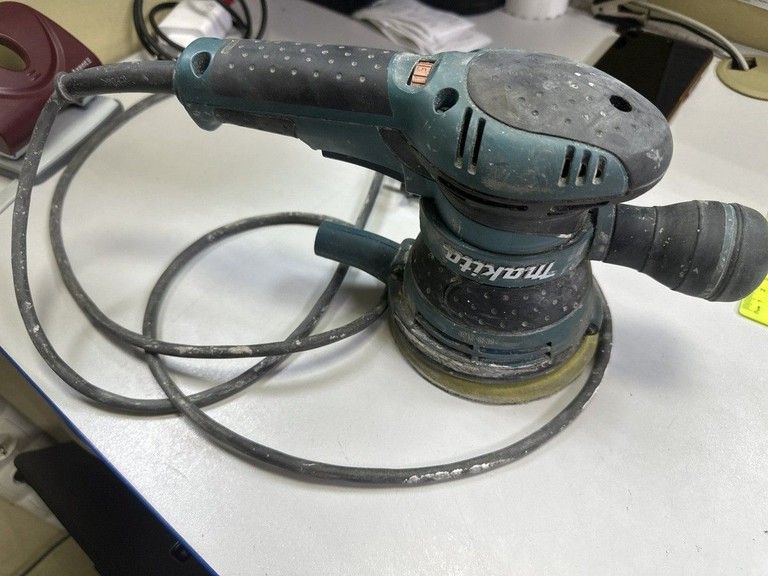 Купити Makita BO5041 Б/У