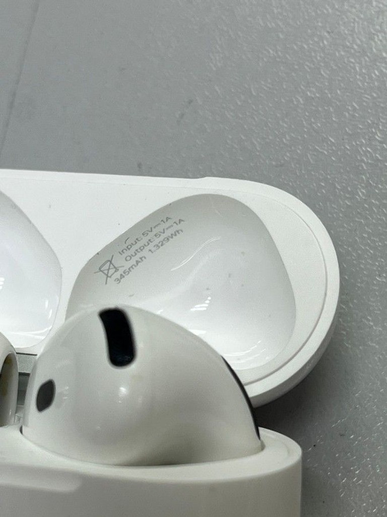 Дешиво Apple airpods 4 с ломбарда