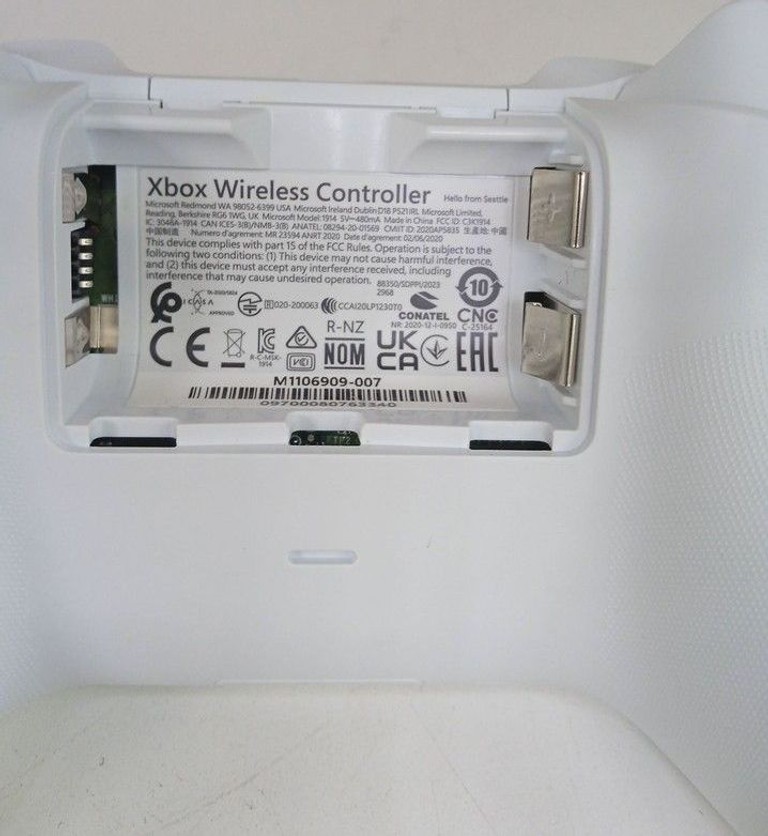 Дешиво Microsoft xbox series x s wireless controller с ломбарда