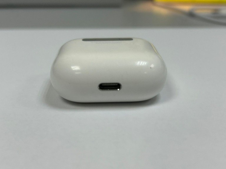 Розпродаж Apple airpods 4, продавець Техноскарб