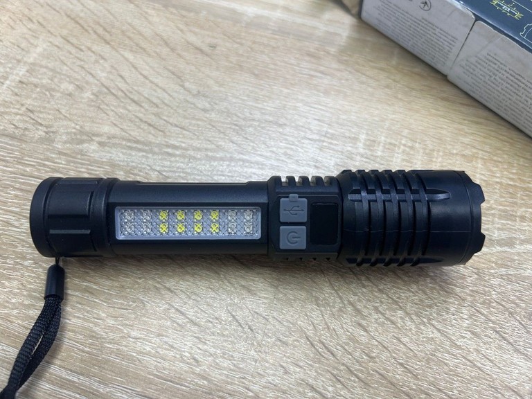 Оголошення Flashlight Б/У