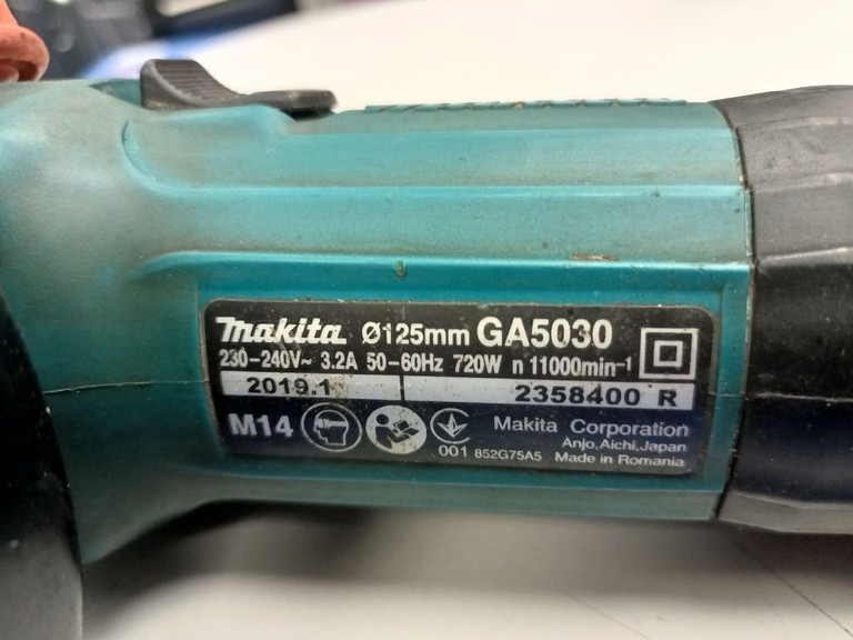 Дешево Makita GA5030R з ломбарду