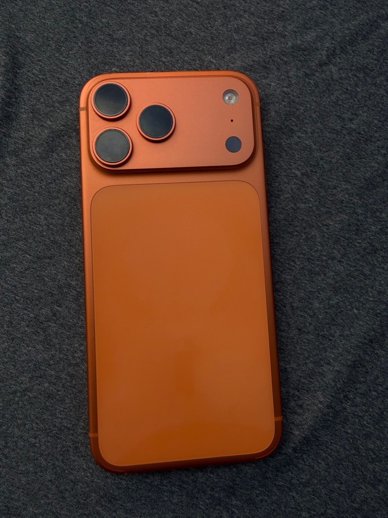 Купить Apple iPhone 17 Pro Max 512GB eSIM Cosmic Orange (MFXL4) Б/У
