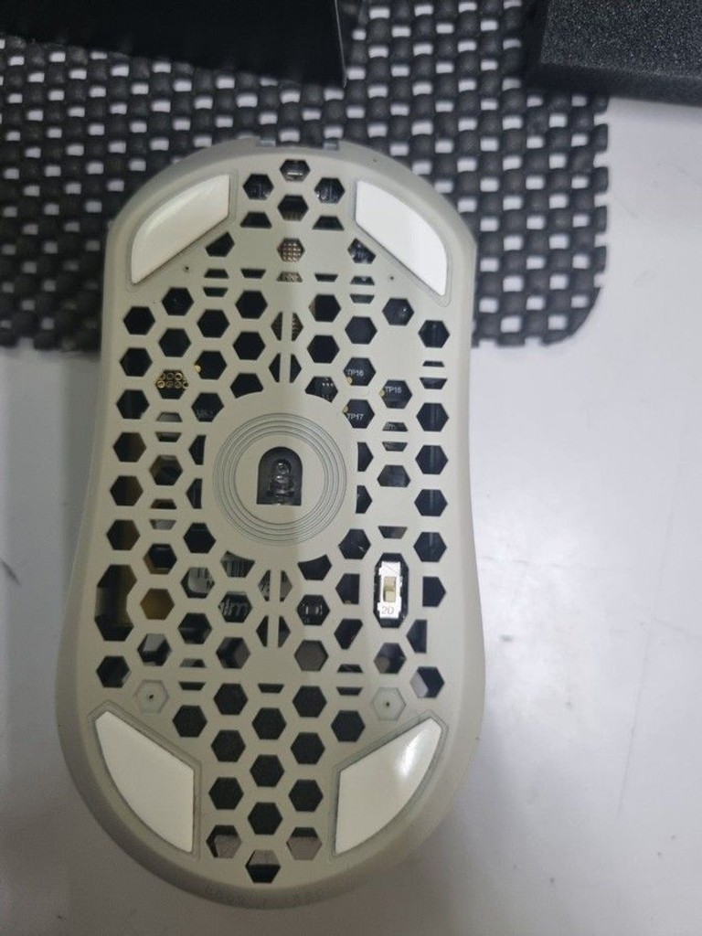 Объявление Finalmouse ULX Prophecy Medium Clix (FM85001M-P-C) Б/У