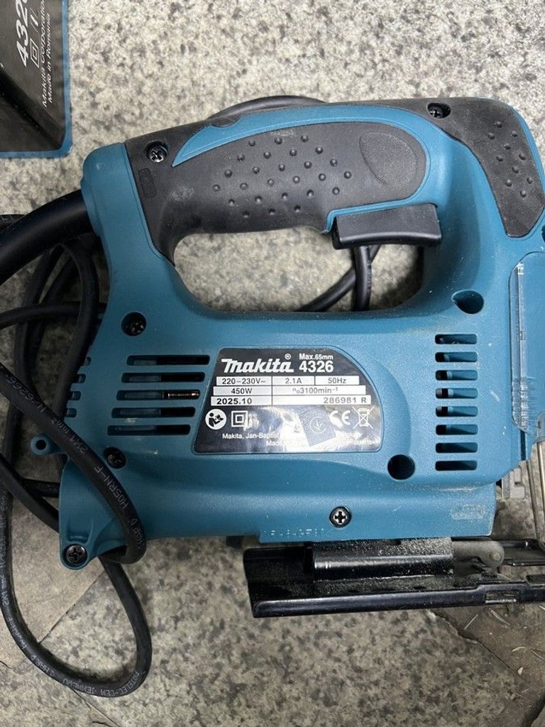 Дешево Makita 4326 з ломбарду
