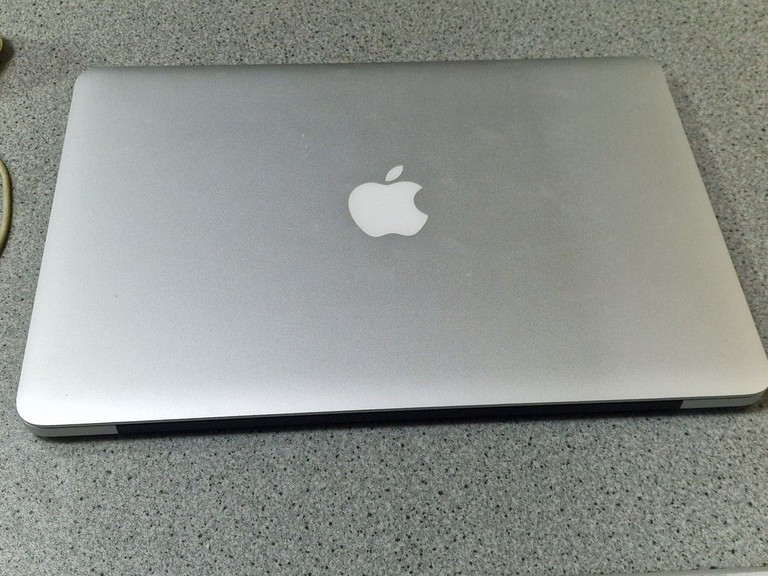 Купити Apple macbook pro a1502, 13,3 core i5 2.4ghz, ram 4gb. ssd 128gb, intel iris 1536mb Б/У