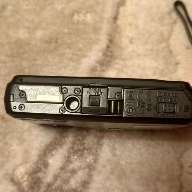 Дешиво Фотоаппарат цифровой Nikon coolpix s1100 pj.  с ломбарда