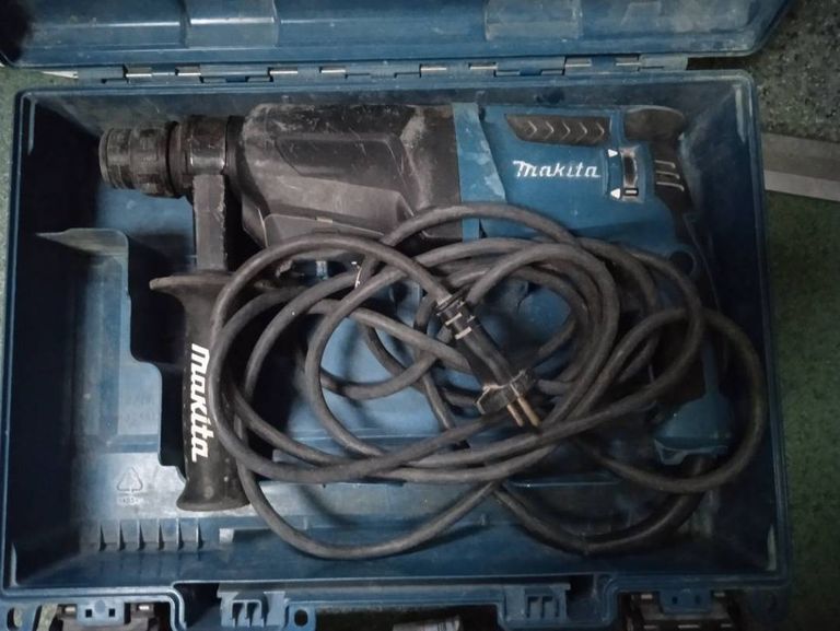 Купити Makita HR2610 Б/У