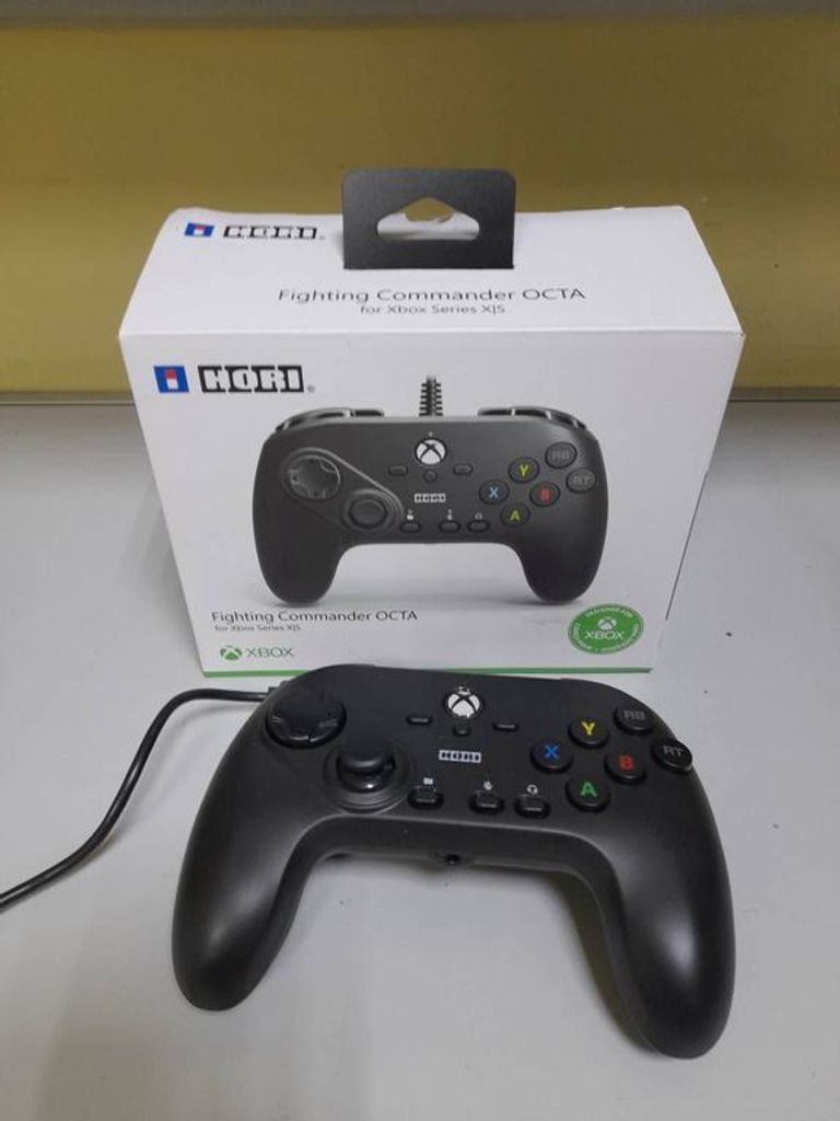 Hori fighting commander octa designed for xbox series x/s