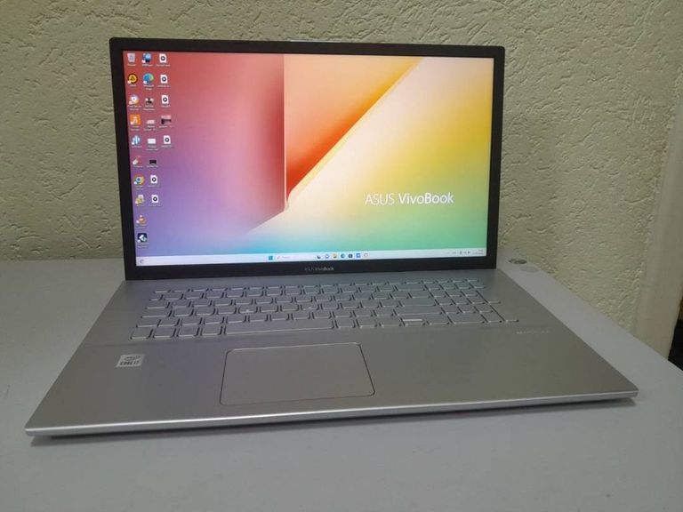 Apple Macbook Pro a1708/ core i5 2,3ghz/ ram8gb/ ssd256gb/ iris plus 640/ retina