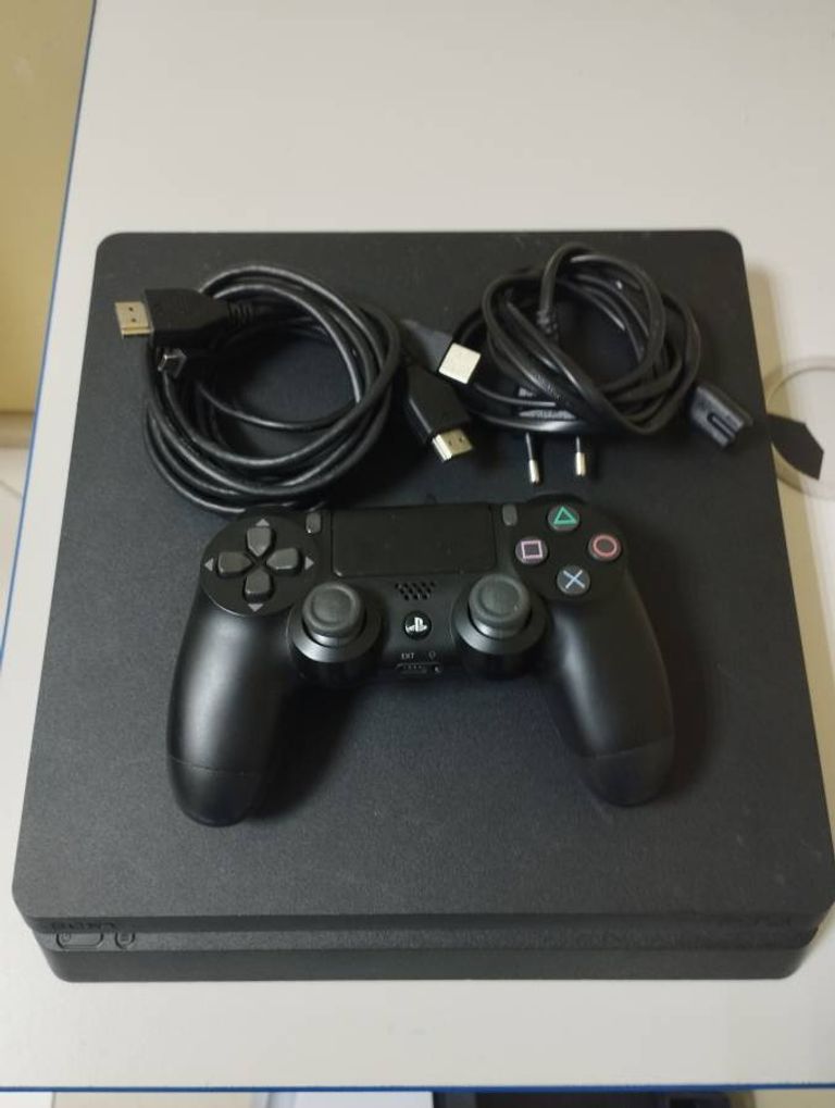Купити Sony PlayStation 4 Slim 1TB Black Б/У