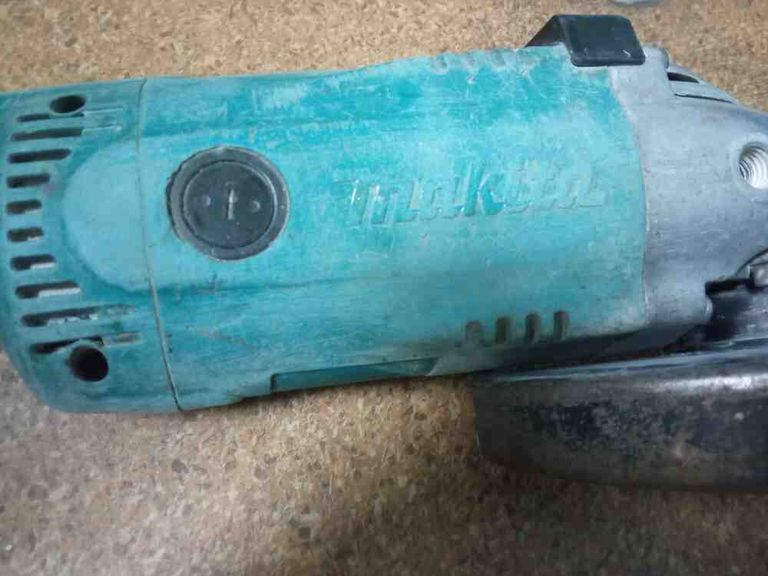 Дешево Makita GA9020R з ломбарду