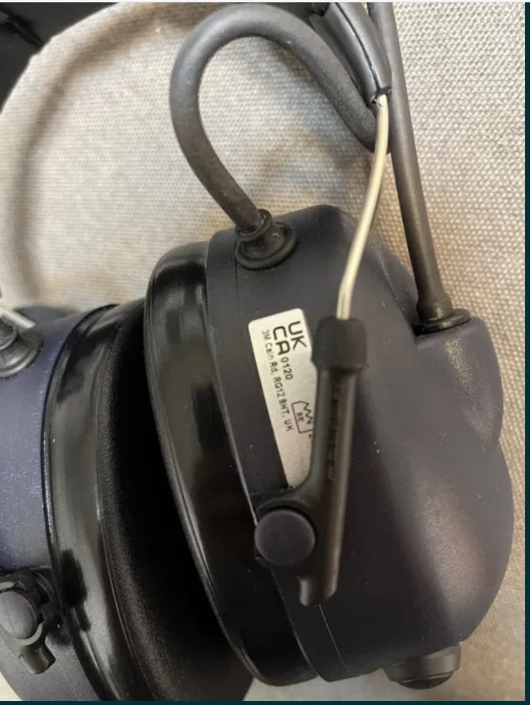Дешево 3M Peltor LiteCom PTR446 MHz headb з ломбарду