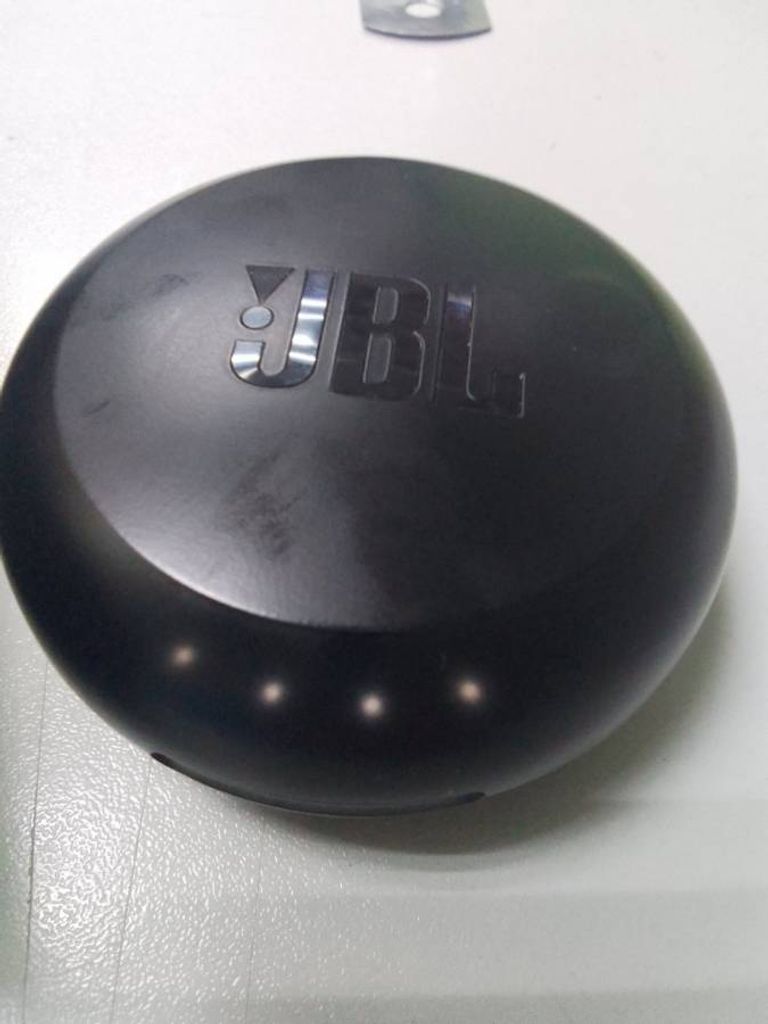 Оголошення Jbl free x white Б/У