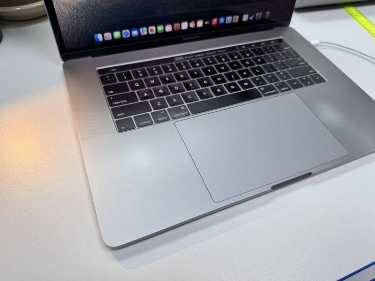 Apple macbook pro a1707 core i7 2,9ghz/ ram 16gb/ ssd 1tb/ intel hd graphics 530 Код:01-200403233. Зображення 5