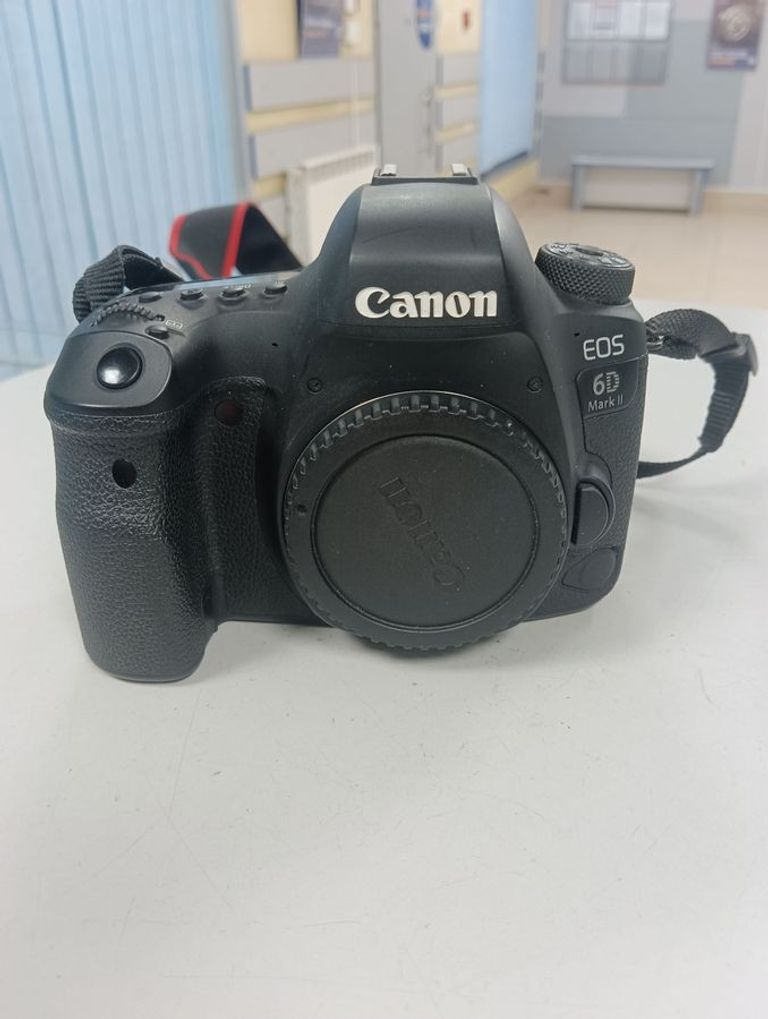 Купити Canon EOS 6D Mark II body (1897C031) Б/У