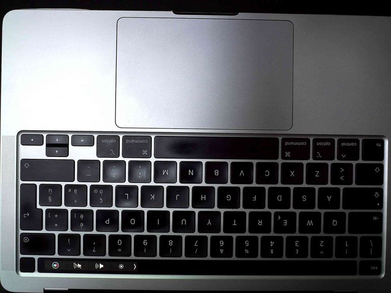 Оголошення Apple macbook pro a2251 13,3"/ core i5 2,0ghz/ram16gb/ssd500gb/intel iris graphics Б/У