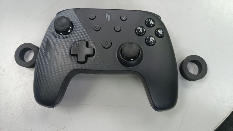 Дешиво Acer Nitro NGR300 (GP.OTH11.06F) с ломбарда