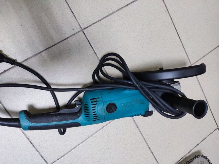 Оголошення Makita GA9020 Б/У