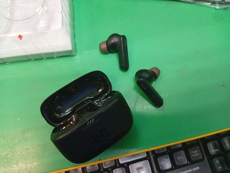 Объявление Jbl tune 230 nc tws black Б/У
