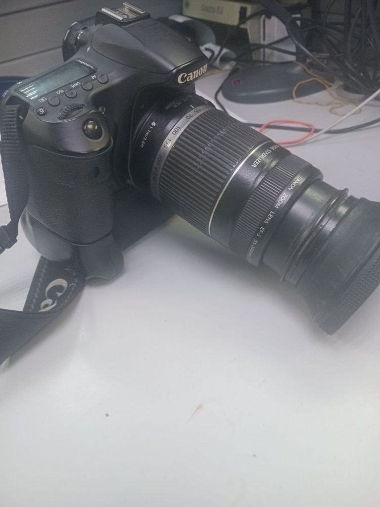 Оголошення Canon eos 60d + ef-s 55-250mm f/4-5,6 is stm Б/У