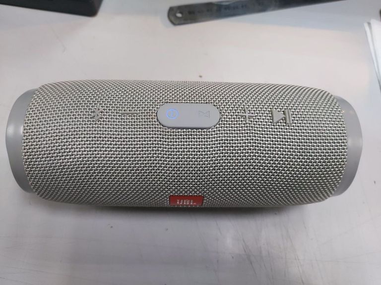 Купити JBL Charge 3 Red (CHARGE3RED) Б/У