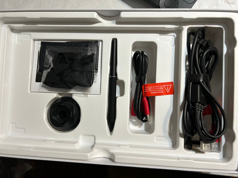 Дешиво Huion Kamvas 13 (Gen 3) с ломбарда