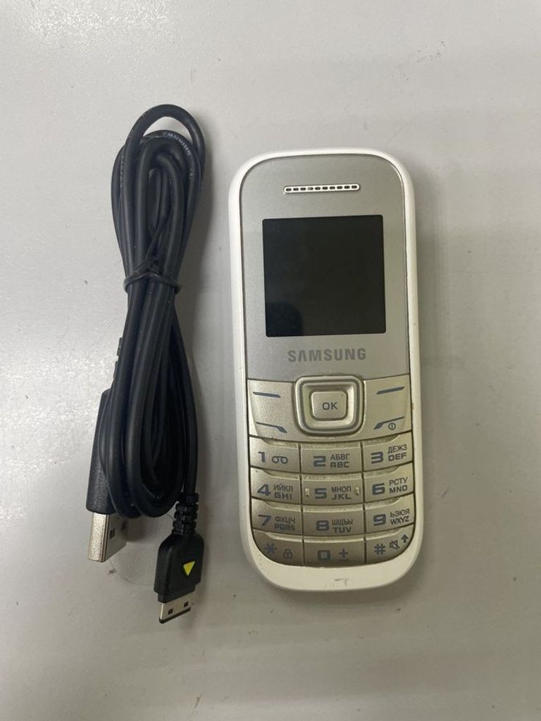 Розпродаж Samsung E1200 (White), продавець Техноскарб