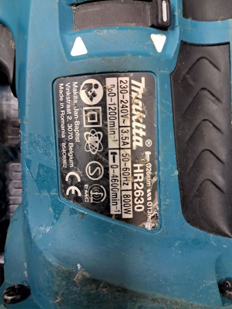Дешево Makita HR2630 з ломбарду