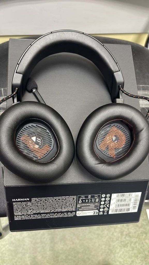 Дешиво Jbl quantum 610 с ломбарда