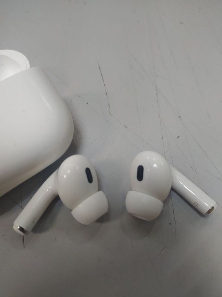 Дешиво Apple airpods pro 2nd generation with magsafe charging case usb-c с ломбарда